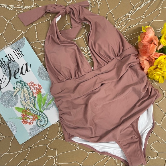 💗RUCHED HALTER SLIMMING SWIMSUIT - Picture 3 of 8